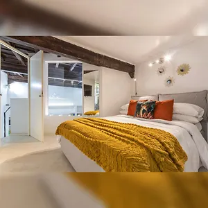 labancas-domus-navona.it-romehotels.com/